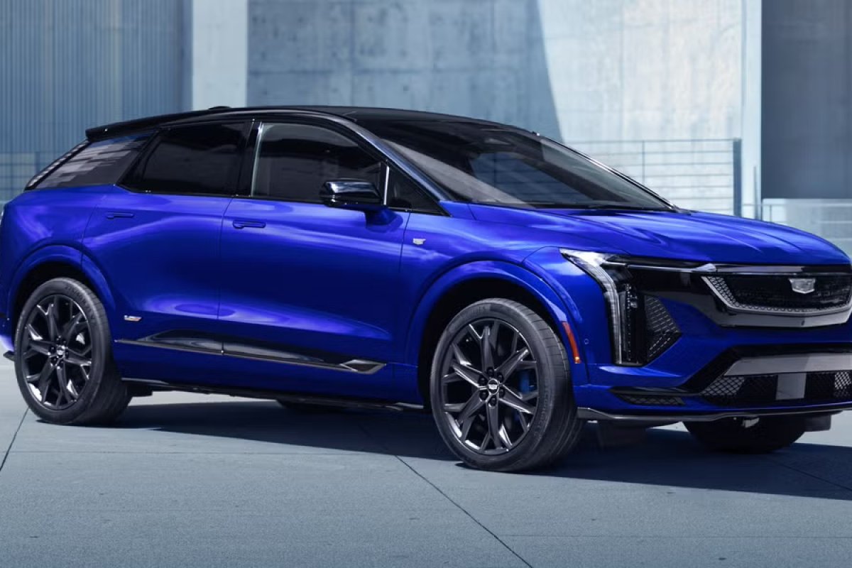 Pronta para chegar ao Brasil, Cadillac já atualiza o SUV Optiq 