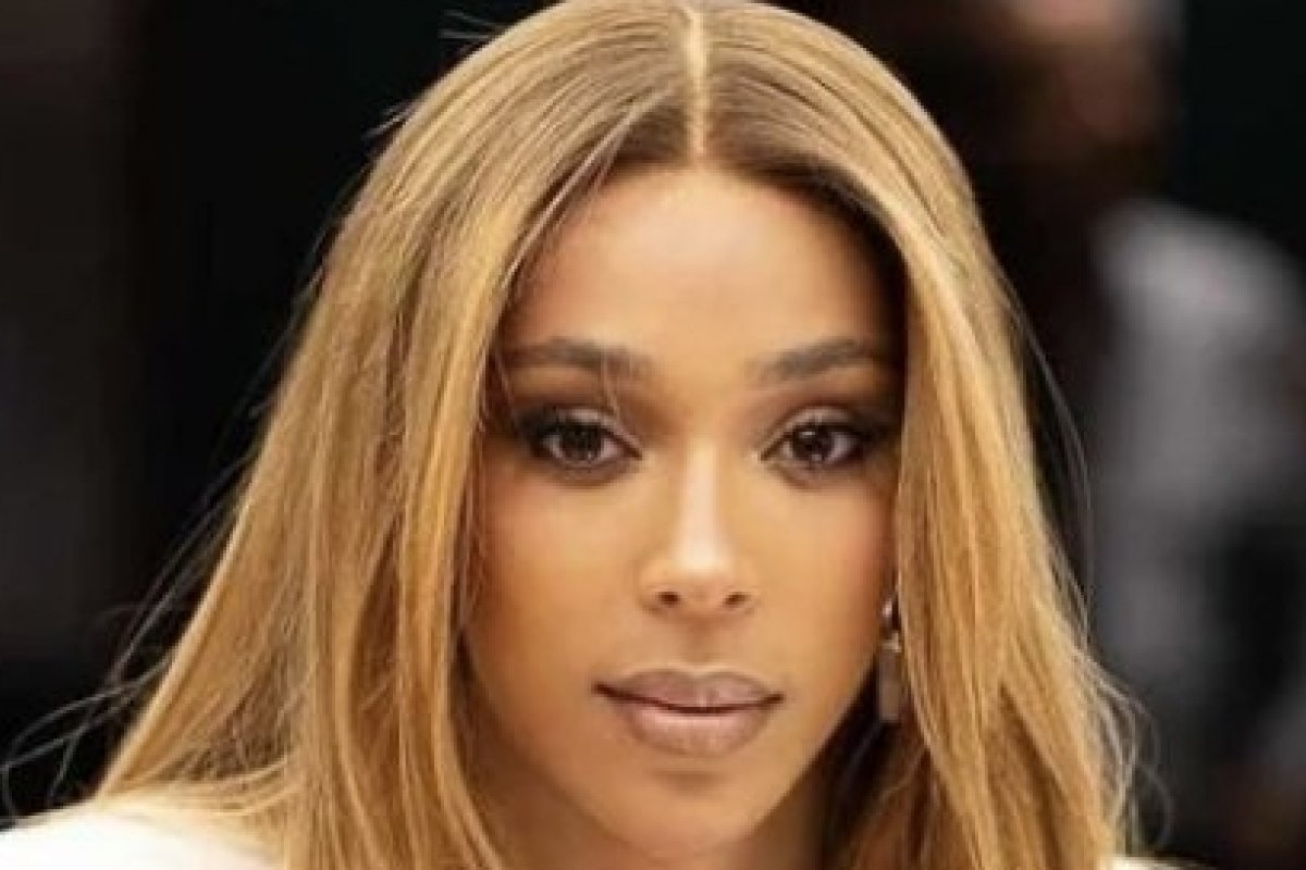 Ao vivo no SBT, Ratinho dispara contra Erika Hilton: 'Não é mulher'! 