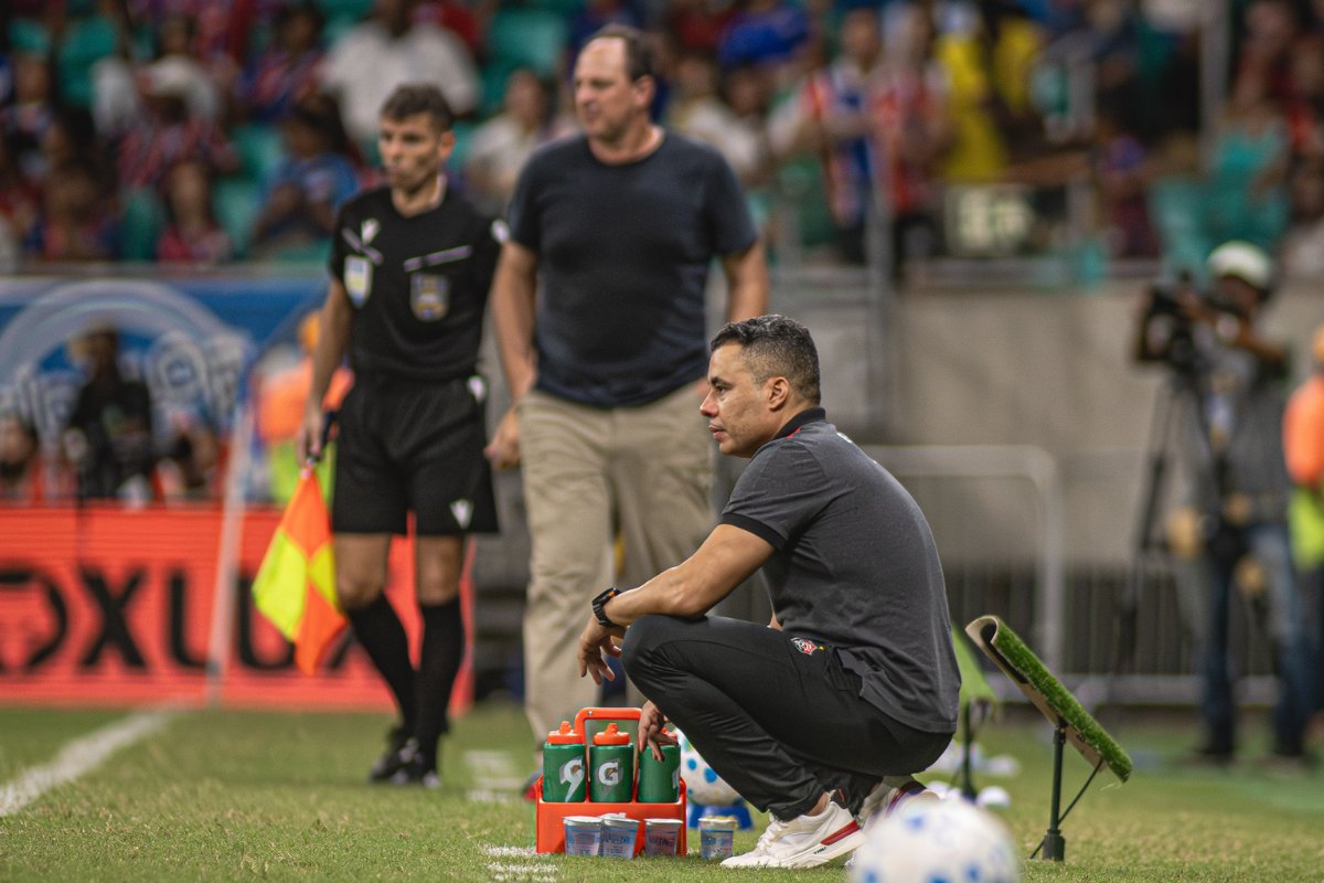 Jair Ventura valoriza empate no Ba-Vi e elogia postura do Vitória