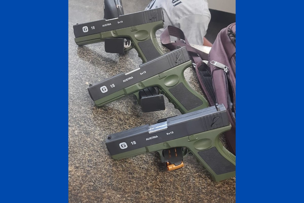 Adolescentes são apreendidos com simulacro de arma de fogo na Bahia 