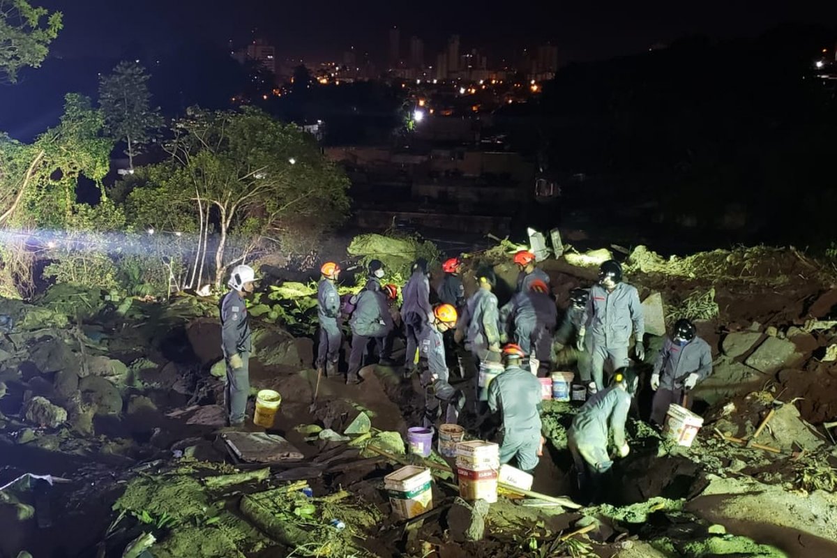 Busca por desaparecidos é encerrada em duas regiões da Baixada Santista
