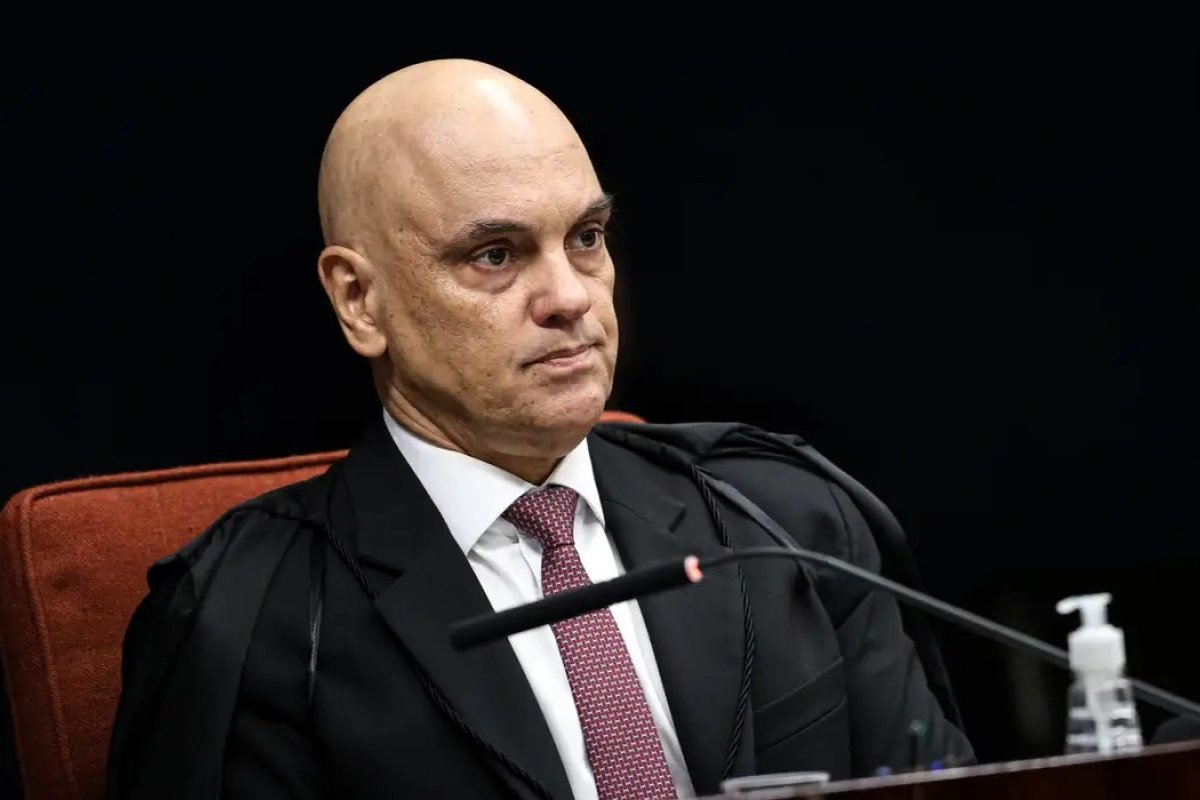Moraes revoga autorização para visita de assessor de Trump a Bolsonaro na Papudinha