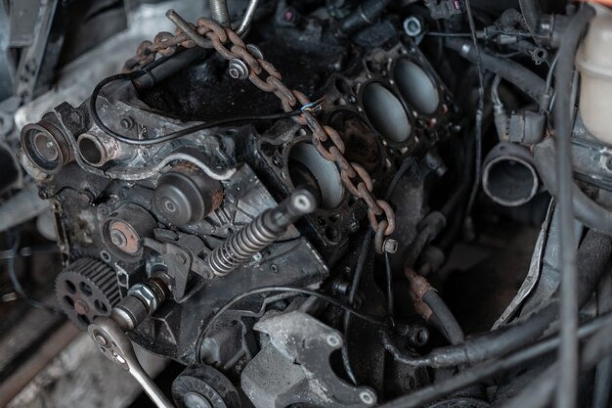 Combustível adulterado pode destruir o motor: veja como ele age nos componentes internos