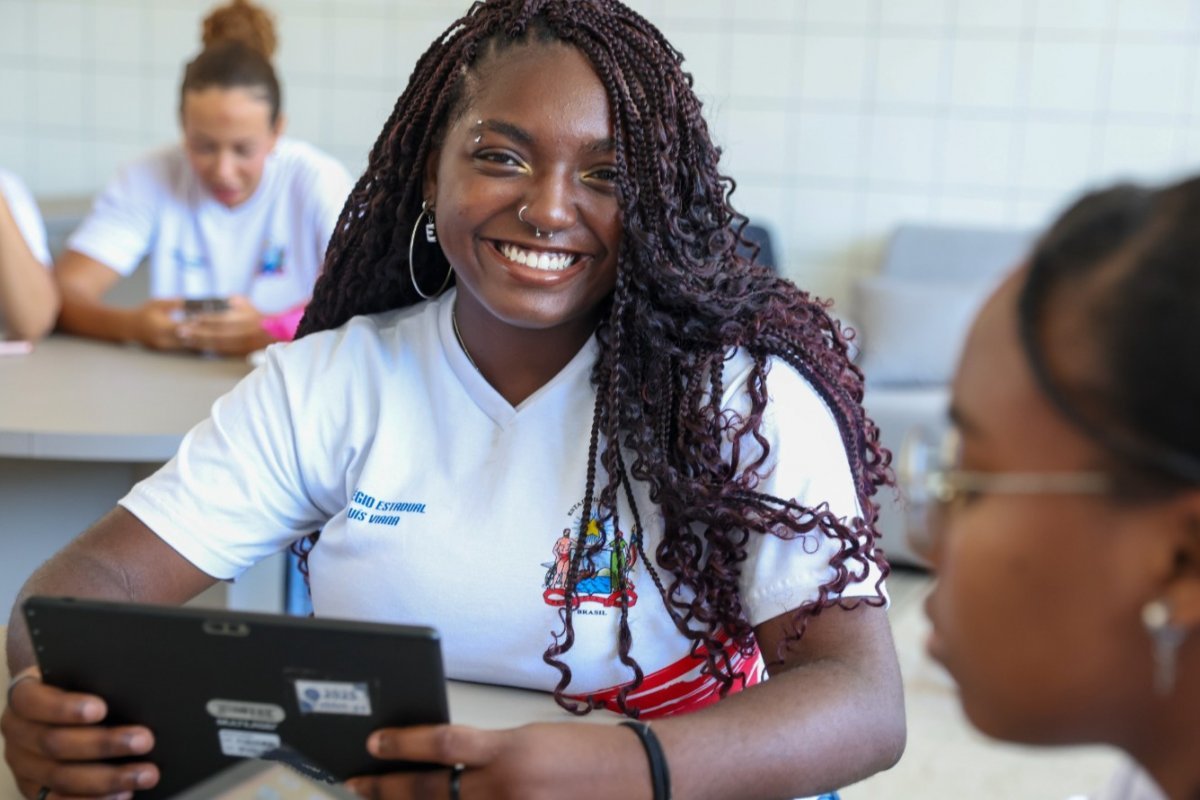 Censo Escolar 2025: 9 em 10 escolas da rede pública da Bahia possuem acesso à internet; dados superam média nacional