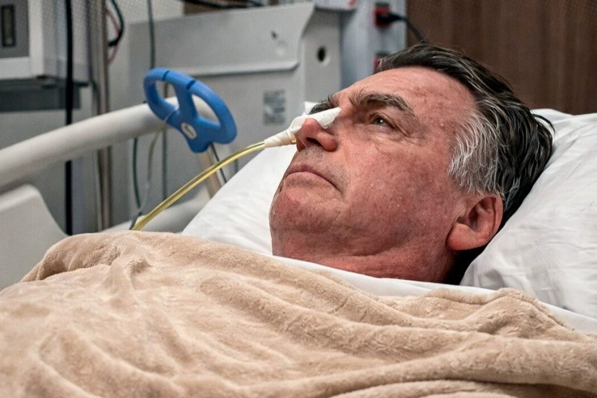 Bolsonaro está estável, mas situação é extremamente grave, diz médico