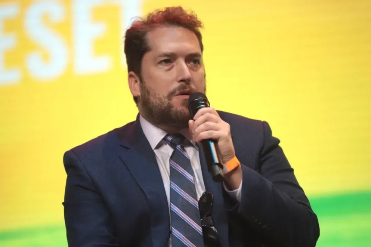 Decisão do governo brasileiro de barrar assessor dos EUA repercute na imprensa internacional