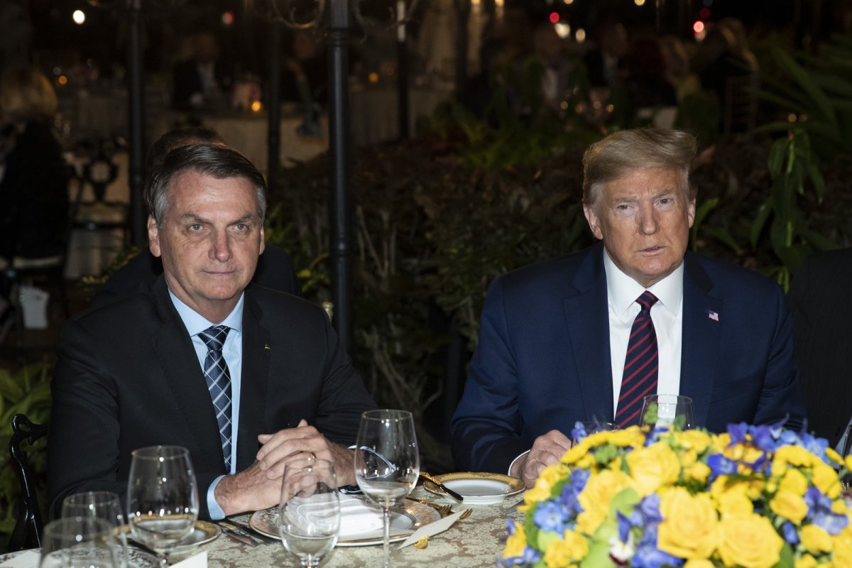 Planalto exclui Folha de São Paulo da cobertura do jantar entre Bolsonaro e Trump nos EUA