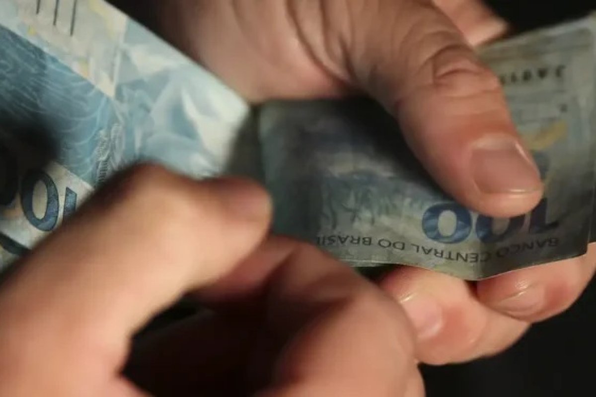 Caixa libera abono salarial para nascidos em fevereiro 