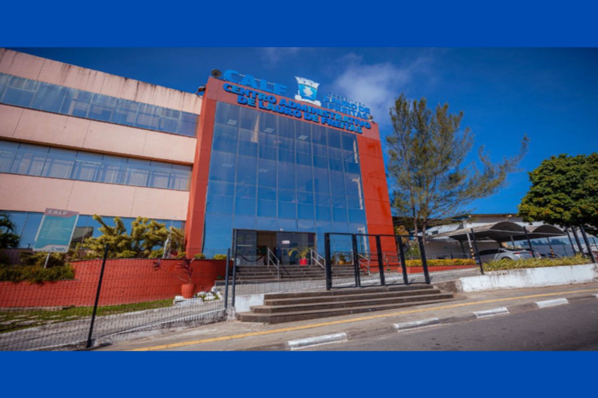 PF cumpre mandados judiciais e confisca R$ 26 milhões em bens durante operação contra fraude licitatória na Prefeitura de Lauro de Freitas