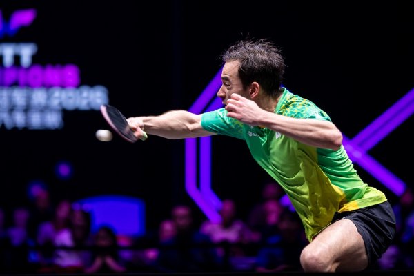 [Hugo Calderano volta ao top 3 do ranking mundial de tênis de mesa]