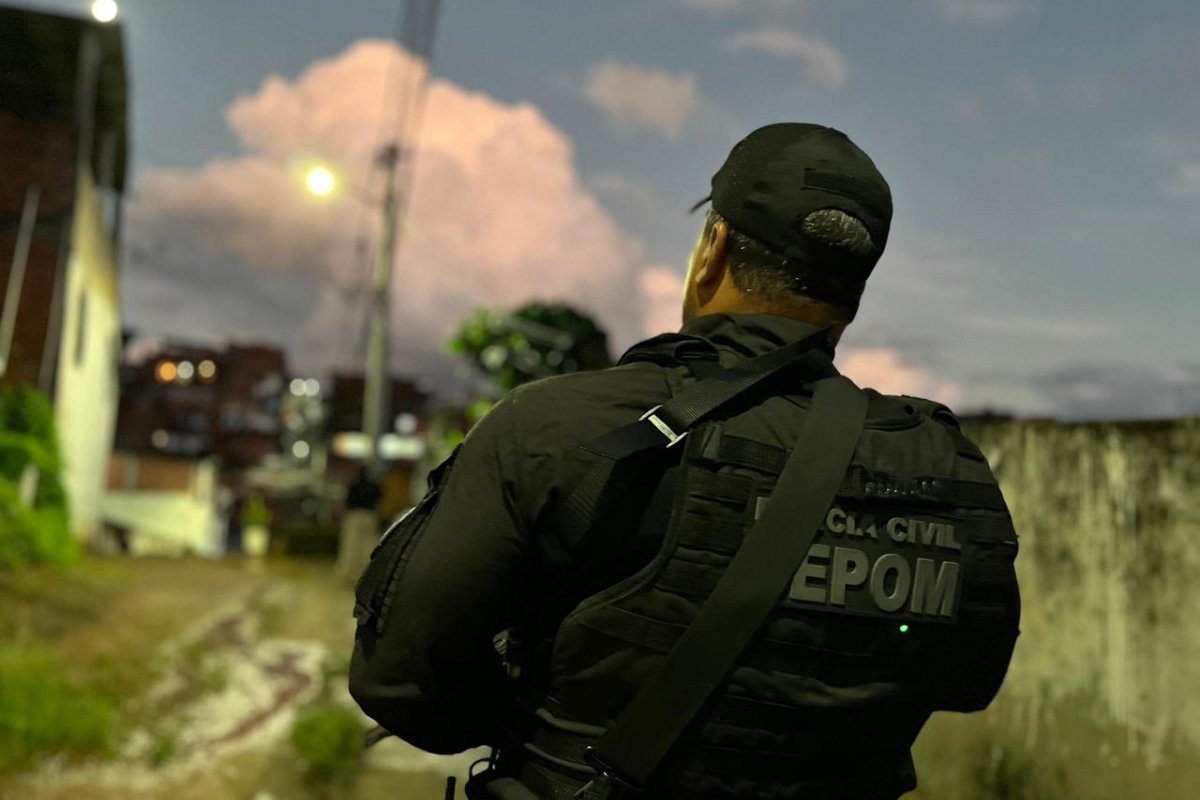 Polícia Civil apreende caminhonete e eletrônicos em investigação de desvio de R$ 3,9 milhões em Salvador