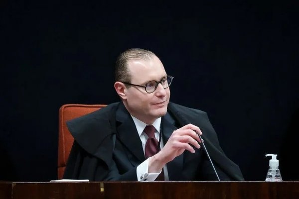 [STF condena três deputados por desvio de emendas parlamentares]