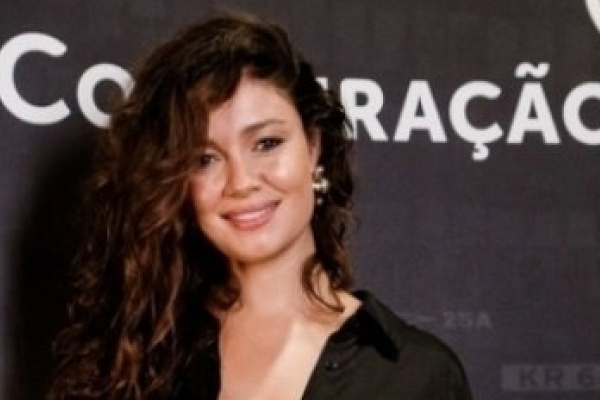 Marca Alexandre Birman ganha protagonismo no red carpet da Festa do Cinema Brasileiro!