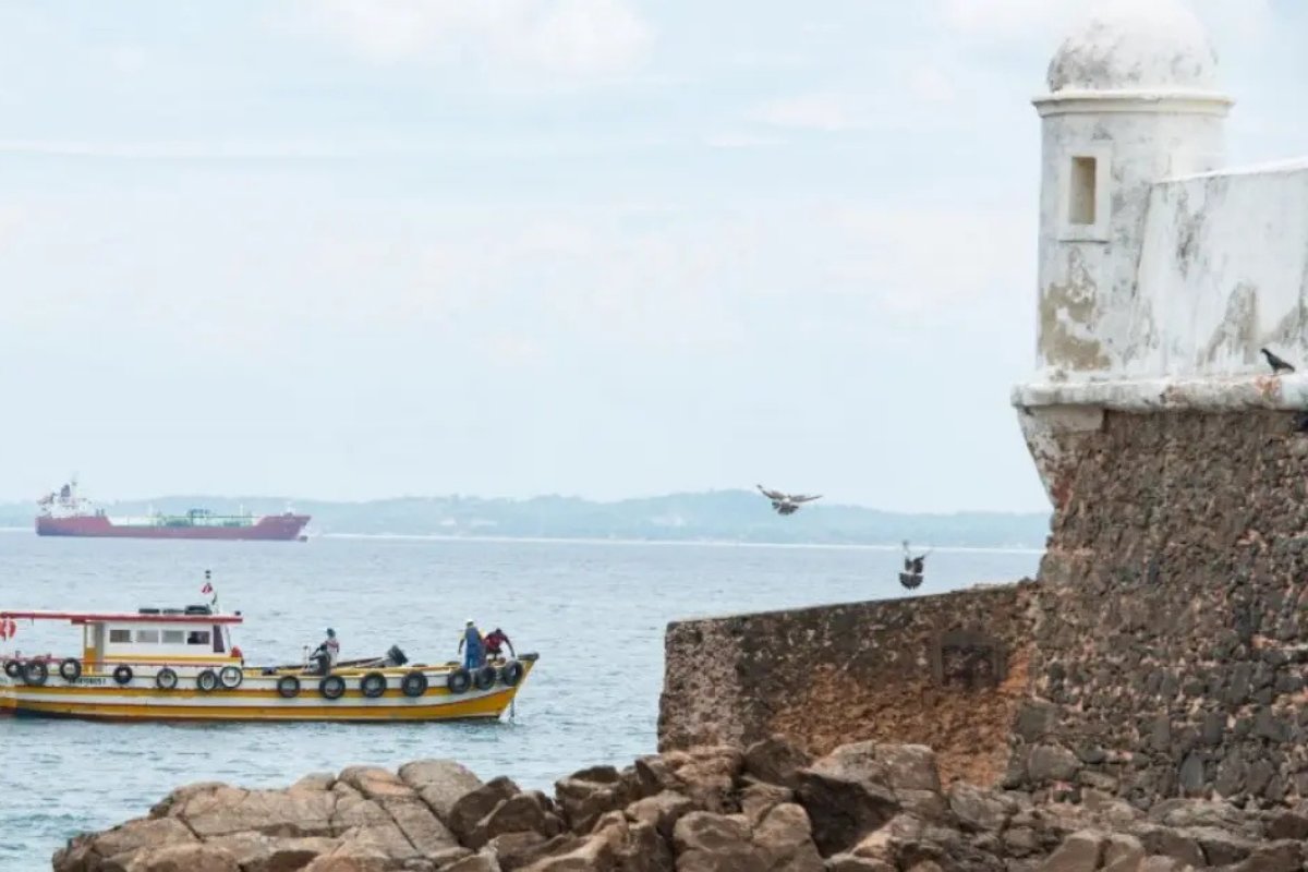 Prefeitura de Salvador pretende instalar área de proteção aos banhistas na praia do Porto da Barra 
