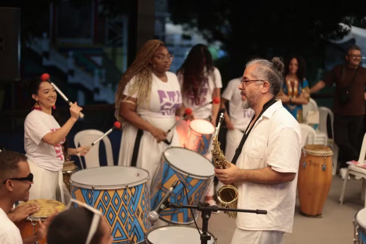 Escola Pracatum oferece 40 vagas para curso gratuito de percussão em Salvador