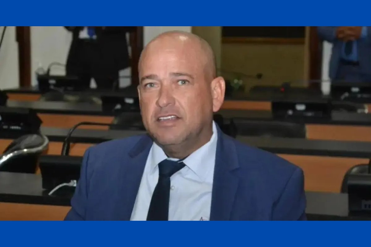 Ausente de sessões há seis meses, Binho Galinha deve manter mandato da AL-BA após ser beneficiado por Regimento