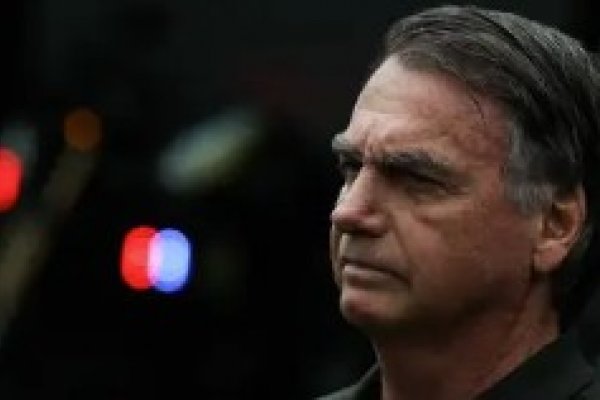 [Mais de 170 deputados pedem ao STF a prisão domiciliar de Bolsonaro]