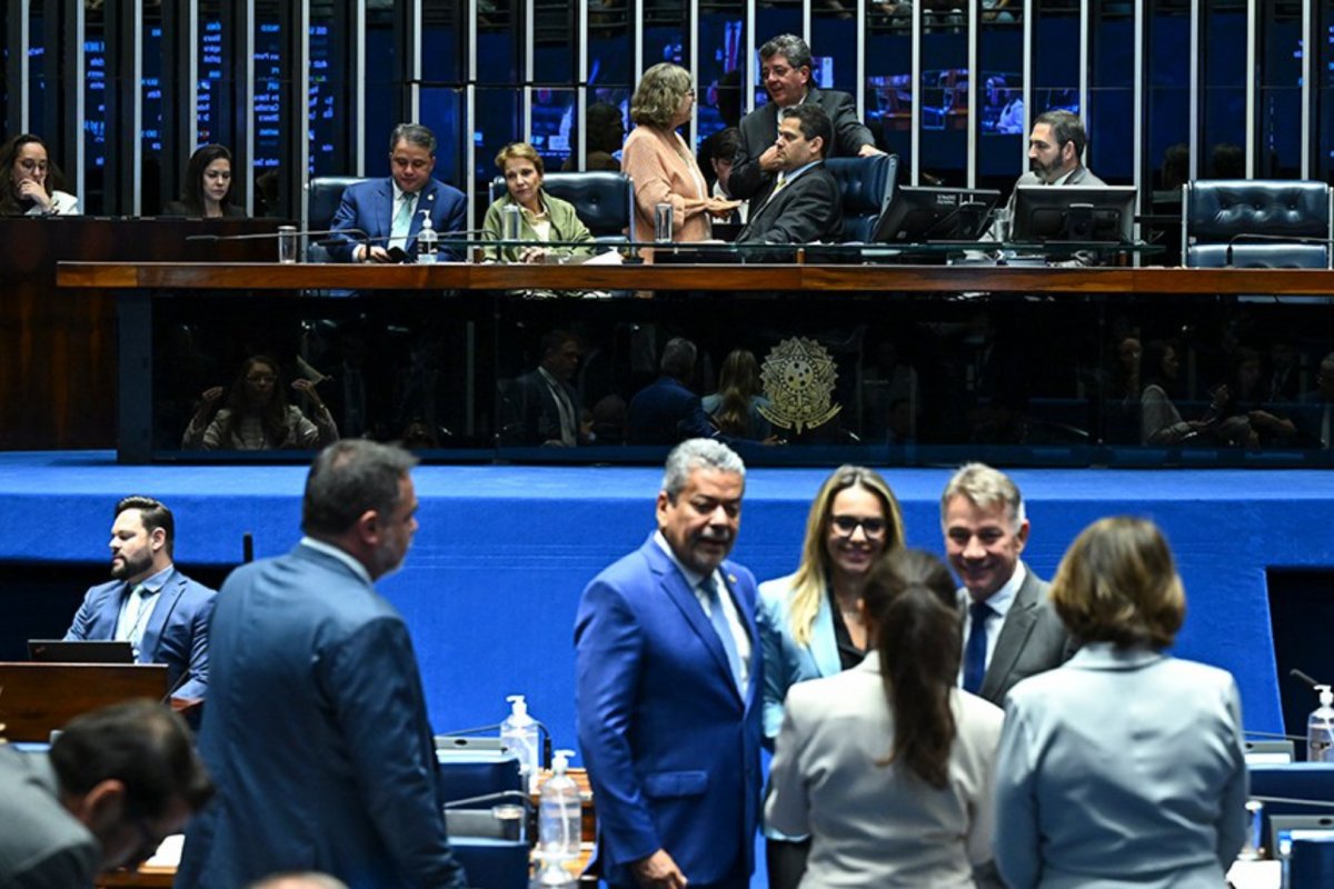 Senado adia votação de PL sobre combate ao discurso de ódio contra mulheres nas plataformas digitais