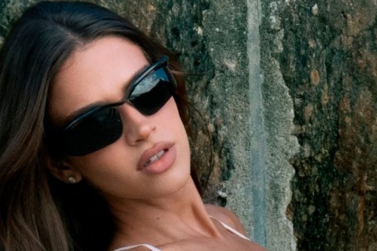 Garota de Ipanema da nova geração? Lelê Burnier surge na praia com anilhas de academia em cena inusitada! 