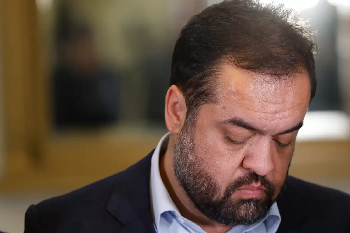 Cláudio Castro deve renunciar ao governo do Rio nesta sexta em manobra para evitar inelegibilidade, diz coluna