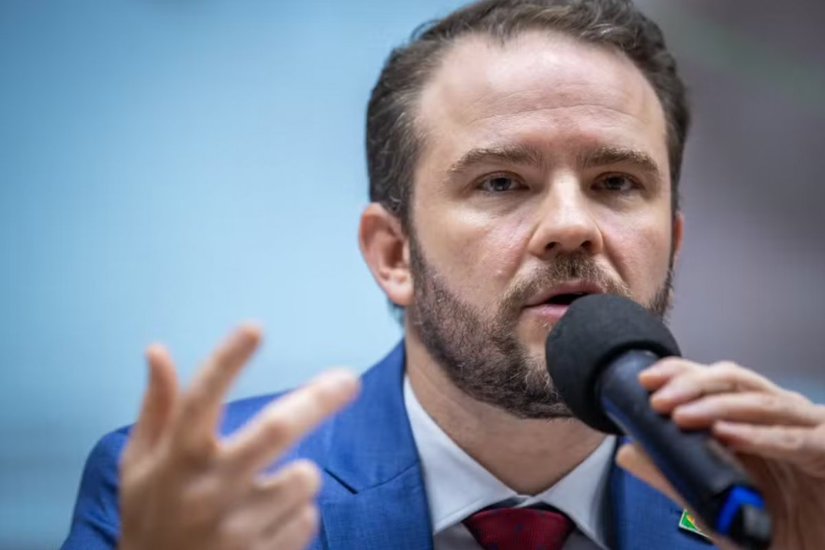 Durigan diz que governo aguarda resposta dos estados sobre ICMS do diesel