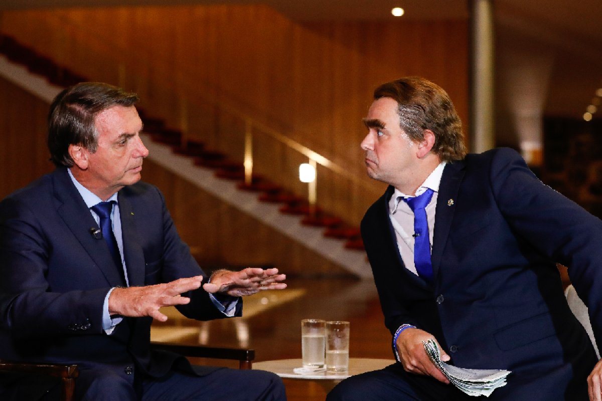 Bolsonaro afirma que passará por nova cirurgia