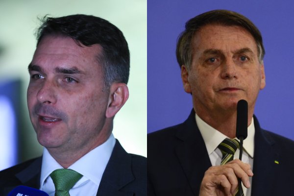 Vídeo: Flávio homenageia Bolsonaro pelo aniversário de 71 anos: [Vídeo: Flávio homenageia Bolsonaro pelo aniversário de 71 anos: