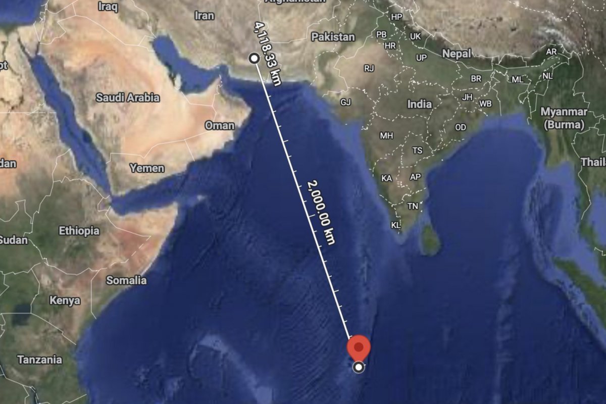 Irã usa mísseis secretos em ataque inédito a base no Índico