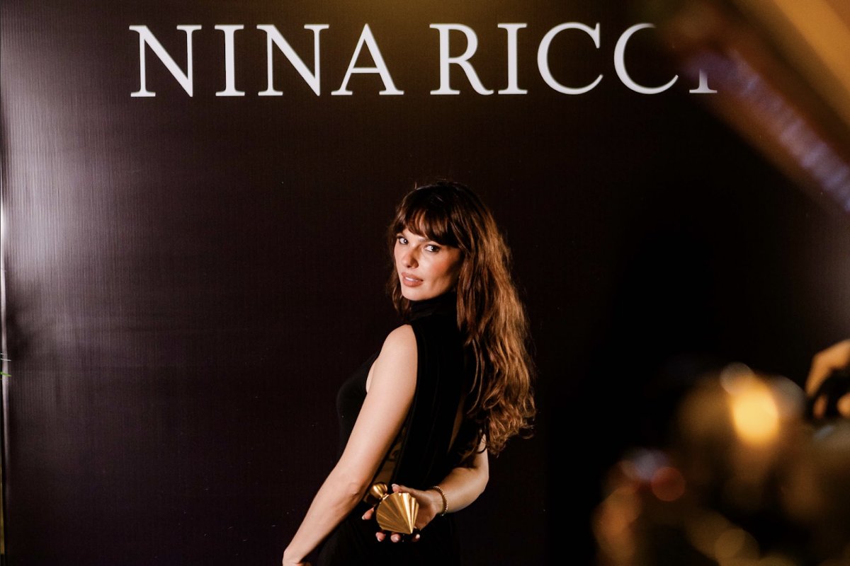 Isis Valverde prestigia jantar de Nina Ricci no Copacabana Palace! 