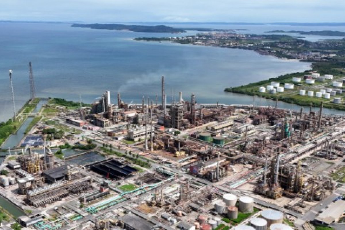 Refinaria de Mataripe tem alta de 71% no diesel e 45% na gasolina em março
