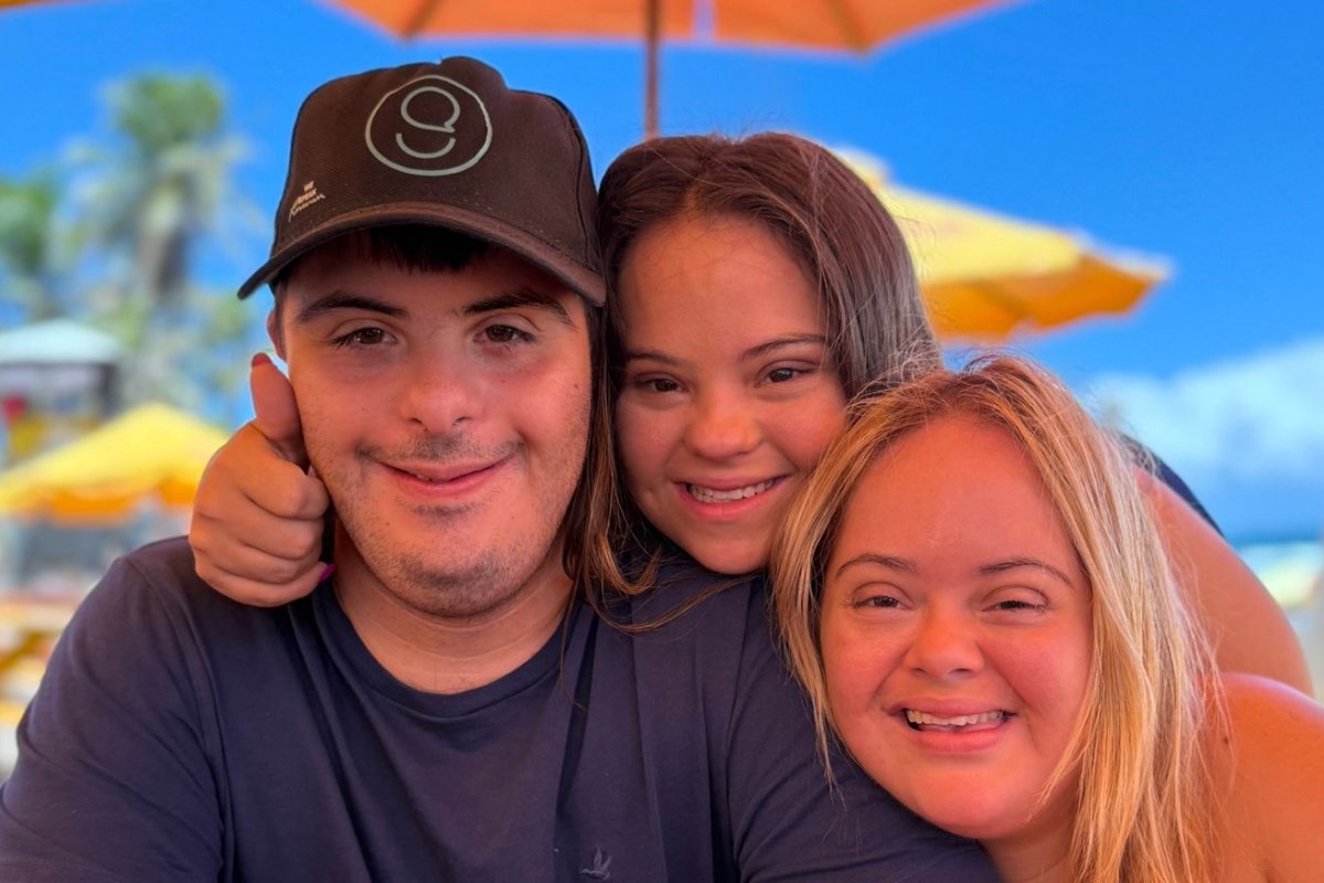 Influenciadores com síndrome de Down marcam presença na cerimônia do iBest 2026