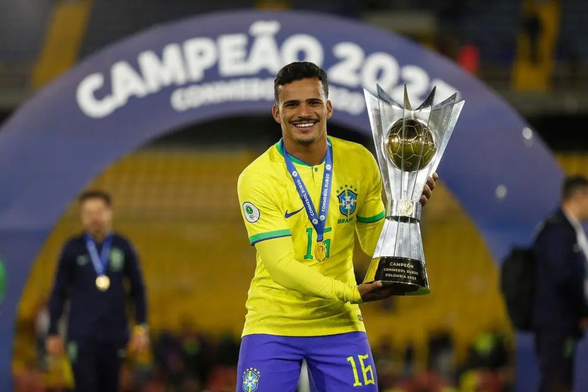 Lateral-esquerdo Kaiki é convocado para a Seleção Brasileira