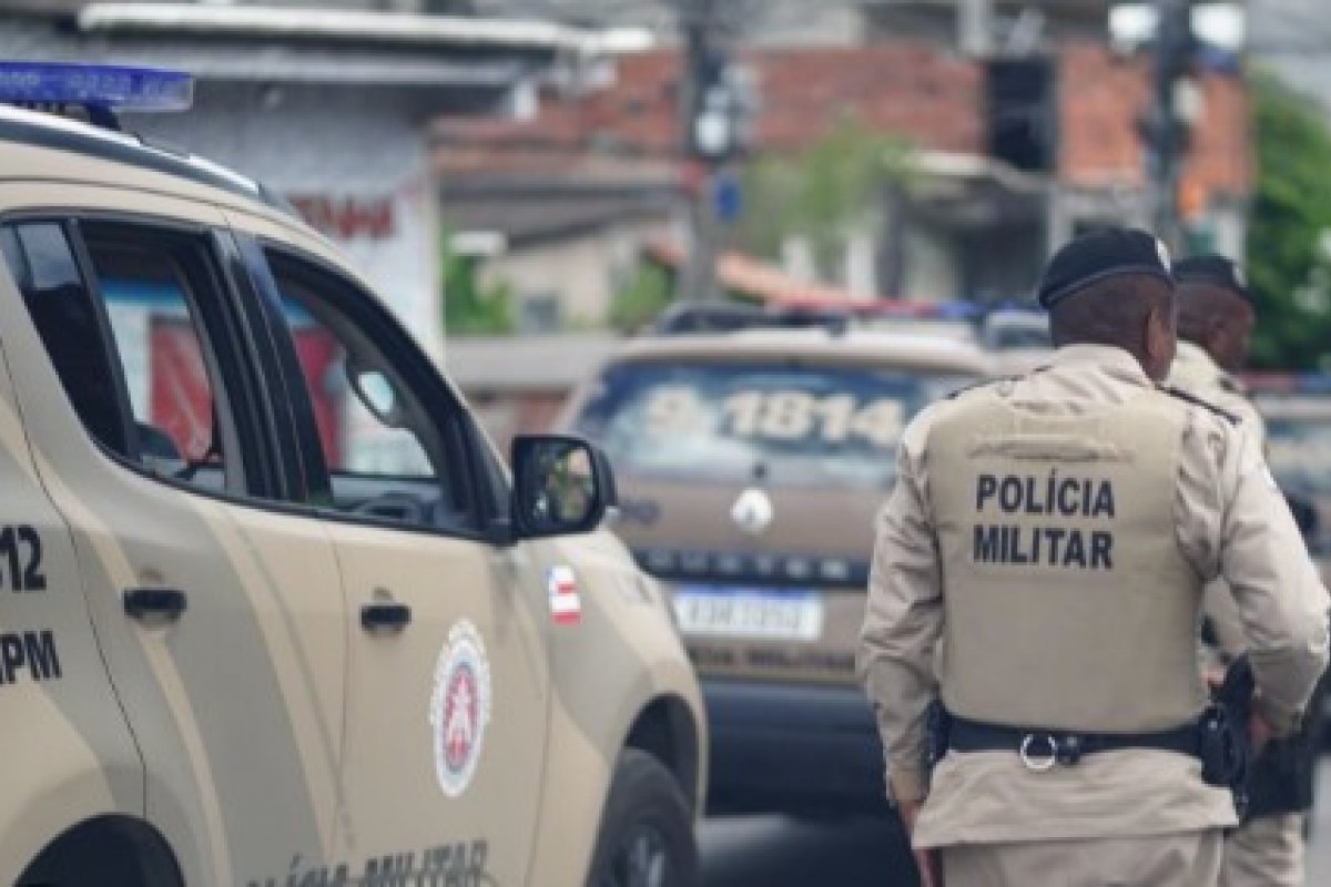 Soldado da PM atira em major dentro de unidade da corporação e ambas ficam feridas