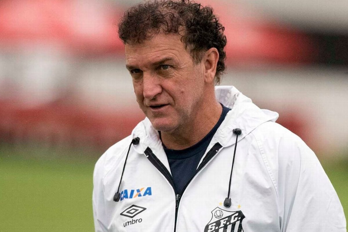 Gilmar Mendes comemora contratação de Cuca pelo Santos e é criticado por internautas