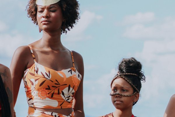 [Escola baiana Àbámodá lança coleção-manifesto ”Cabaça do Mundo” que reverencia o sagrado feminino! ]