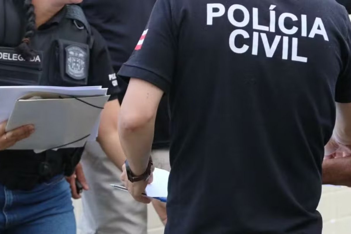 Menino de 2 anos morre atropelado ao sair correndo de loja