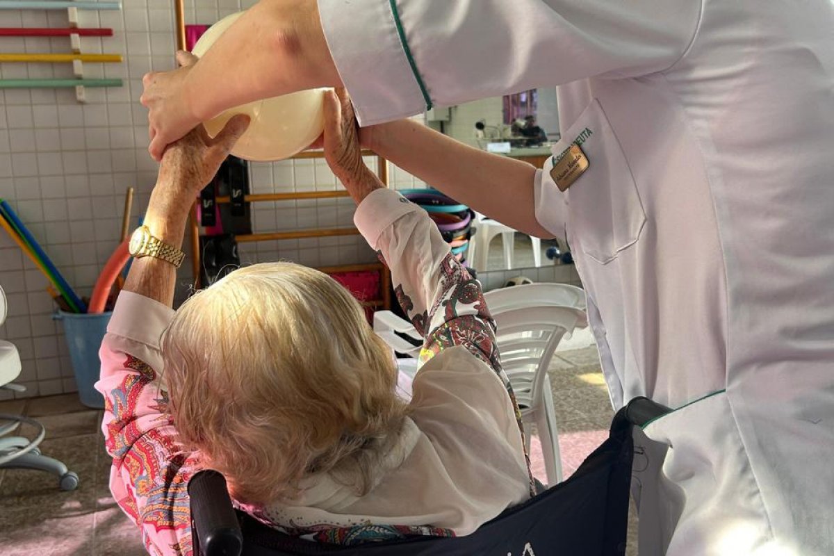 Maior expectativa de vida feminina impacta no perfil das instituições de longa permanência e reforça debate sobre rede de apoio especializada e envelhecimento digno! 