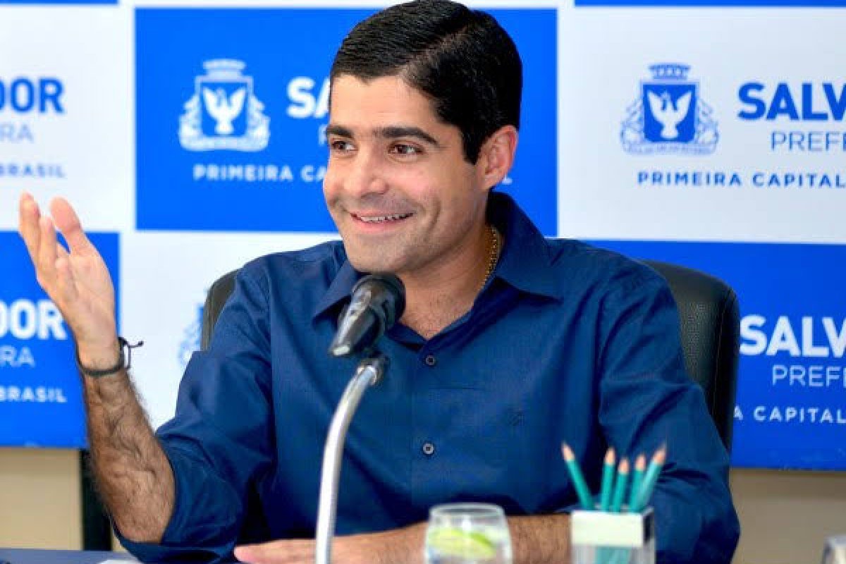 Neto diz que aumento de tarifa está vinculado a entrega de 300 novos ônibus