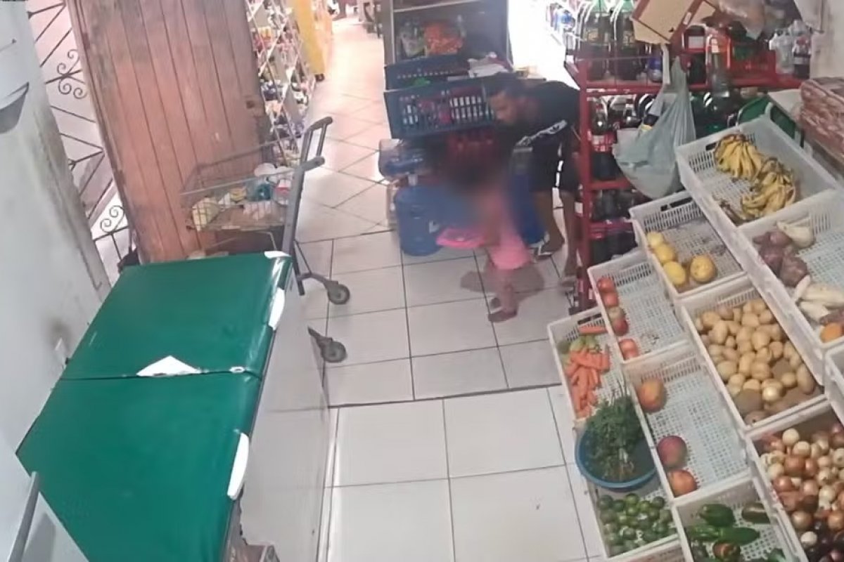 Homem é linchado até a morte após supostamente abusar de criança de 2 anos