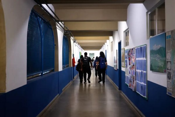 [Quatro em cada dez adolescentes já sofreram bullying na escola]