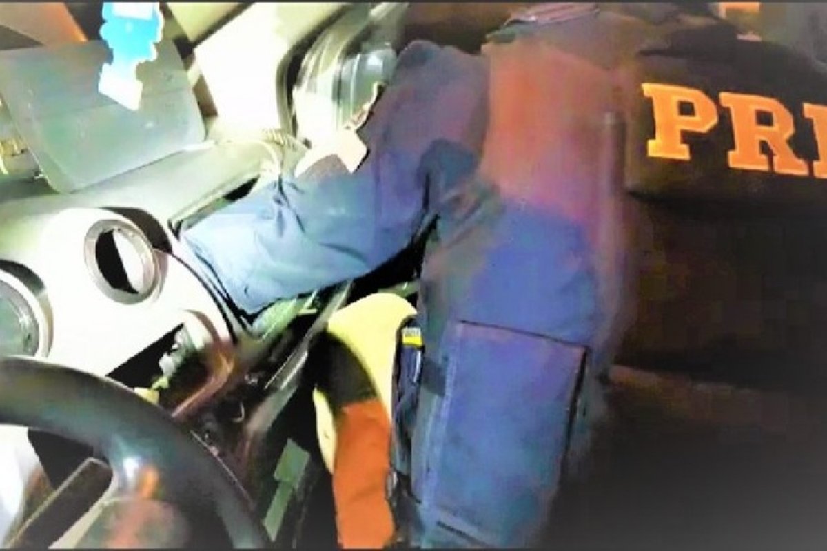 Homem é preso após ser flagrado com 30 Kg de cocaína