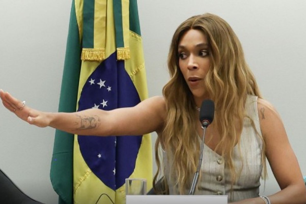 Erika Hilton denuncia Nikolas Ferreira à AGU por falas sobre o PL da Misoginia