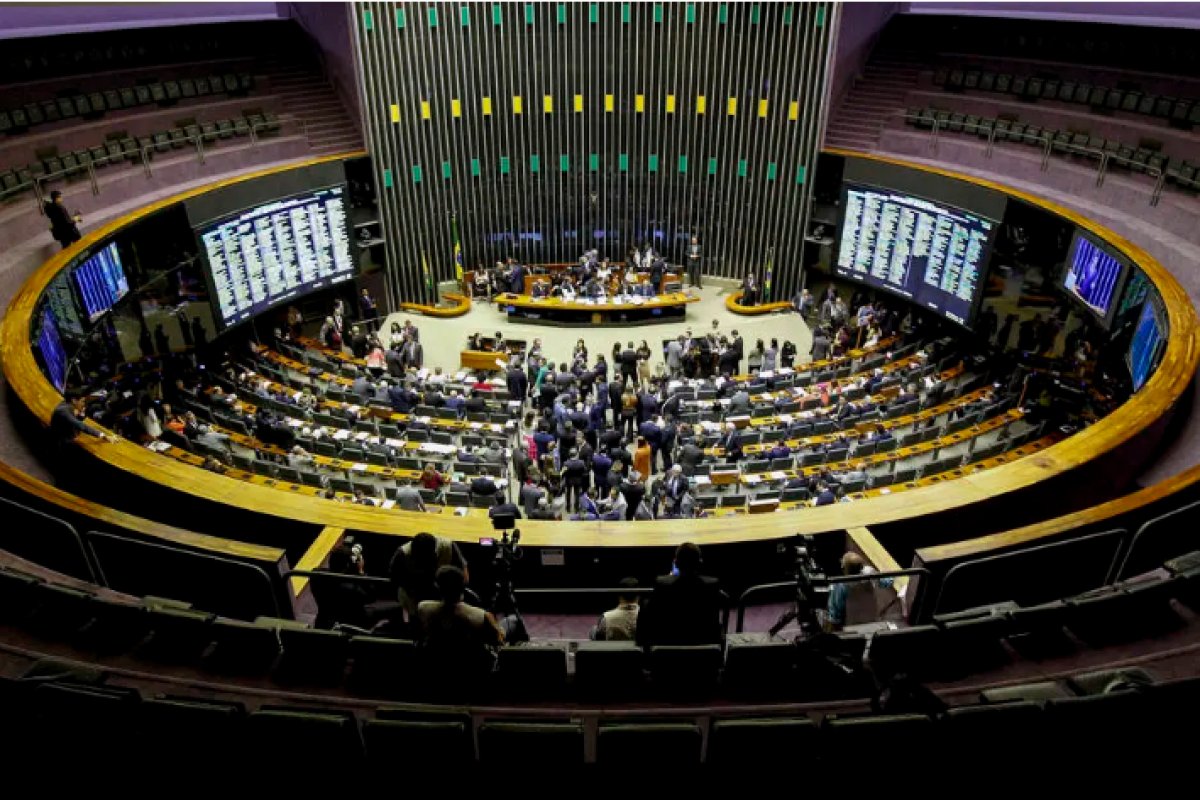 Aliados de Bolsonaro querem derrubar projeto do governo enviado ao Congresso Nacional