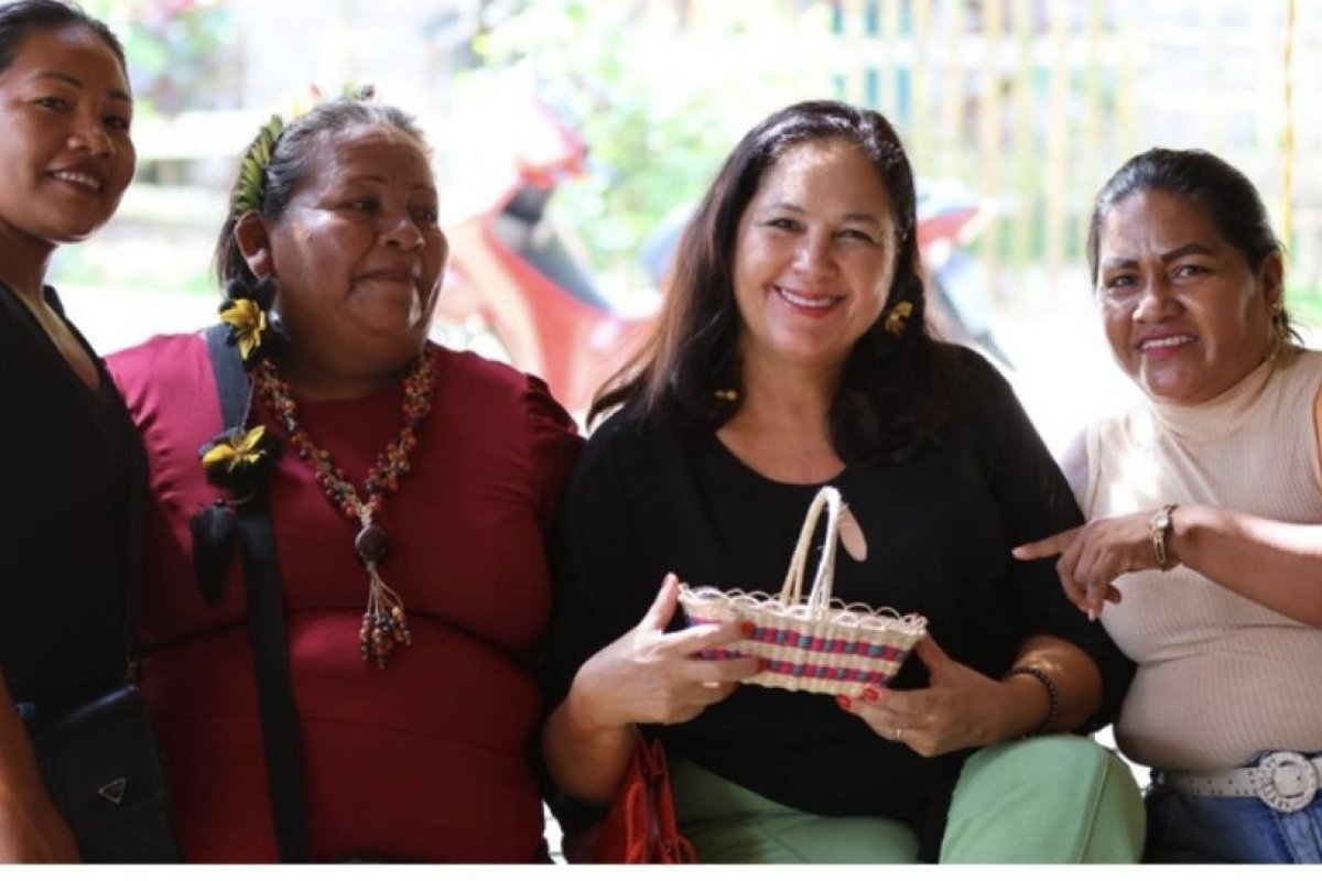 Empreendedorismo feminino indígena ganha força com a chegada de computadores na Amazônia!