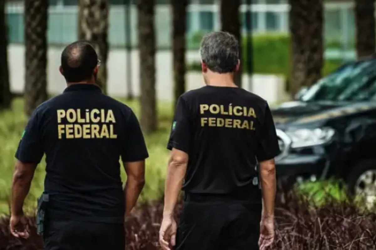 Policiais federais aprovam estado de greve e reivindicam reajuste salarial 