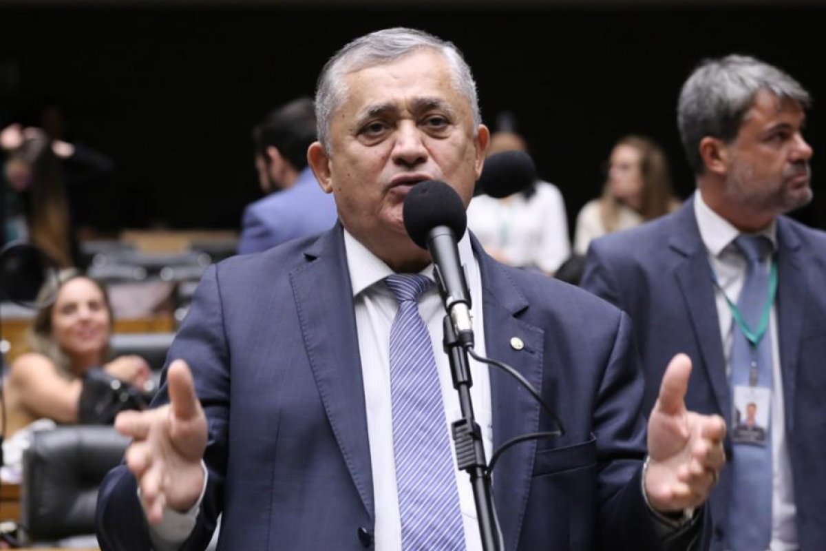 Bancada governista vai atribuir consolidação de fraudes no INSS a Bolsonaro em voto paralelo da CPI 