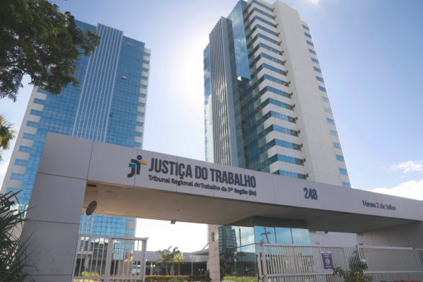 [Testemunha morre ao sofrer mal súbito no TRT em Salvador]