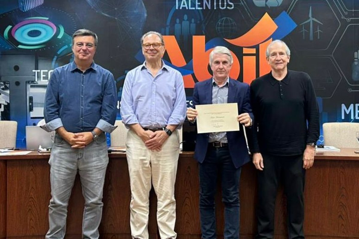 Hari Hartmann é eleito conselheiro da Associação Brasileira de Indústria Têxtil (Abit)! 