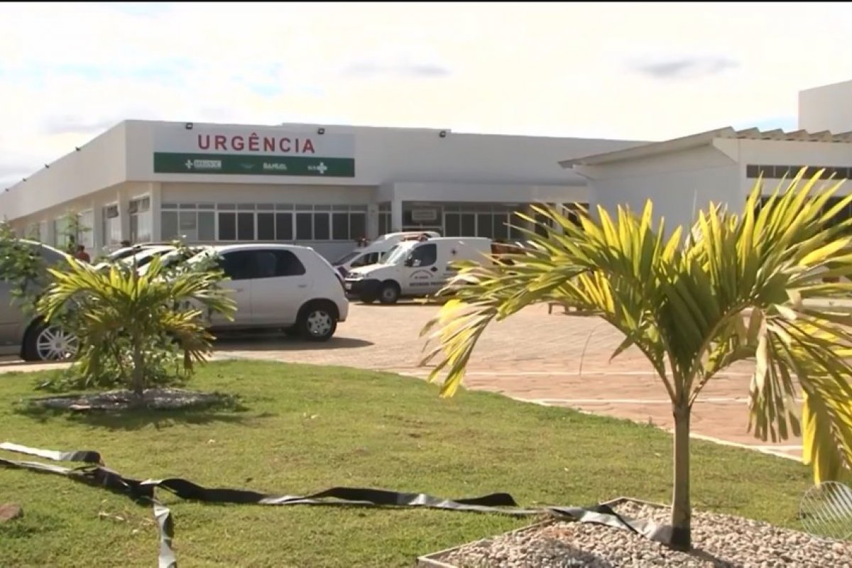 Carro capota, dois homens morrem e outro fica gravemente ferido na BA- 639