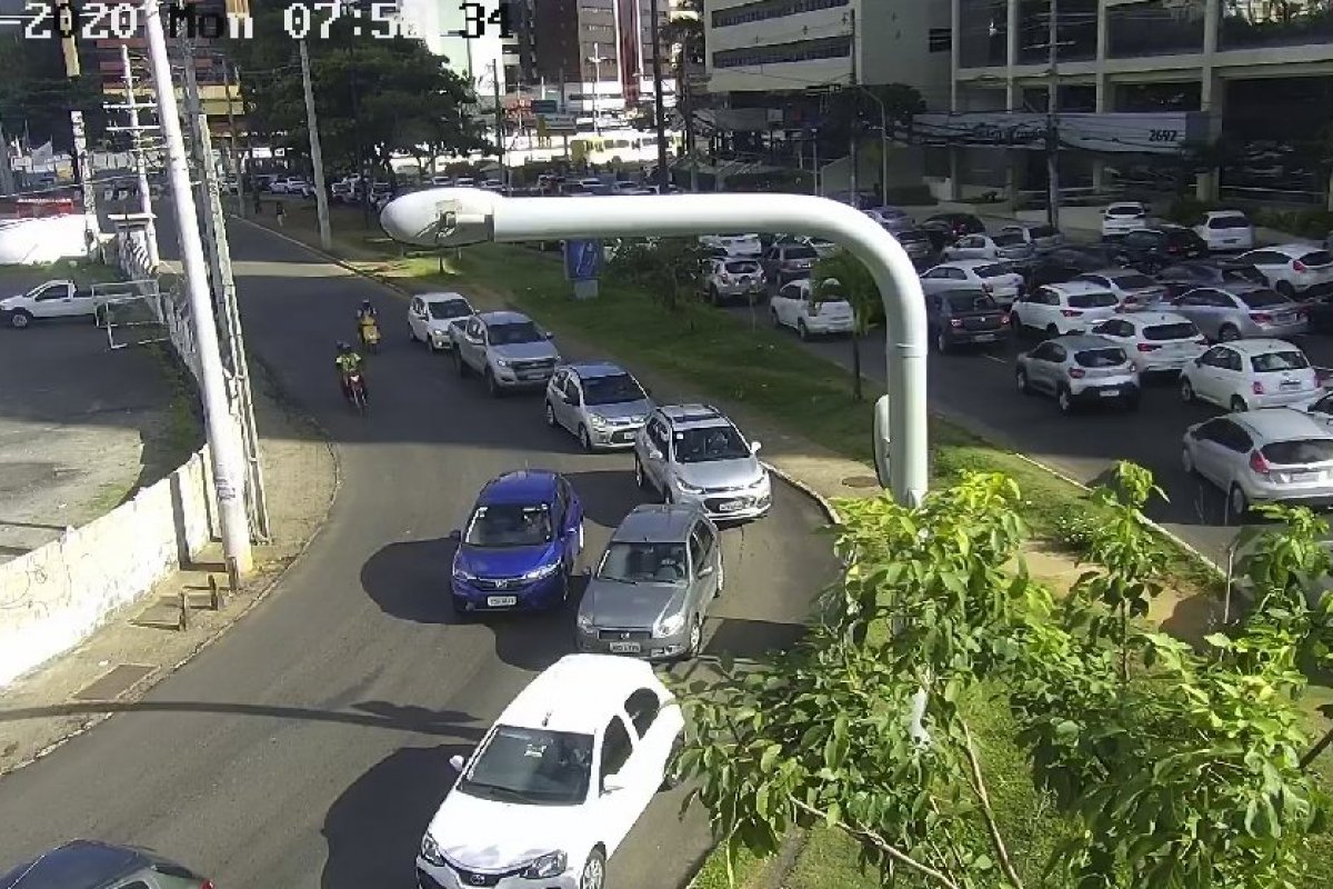 Boletim de trânsito: saiba quais vias registram congestionamento nesta segunda-feira